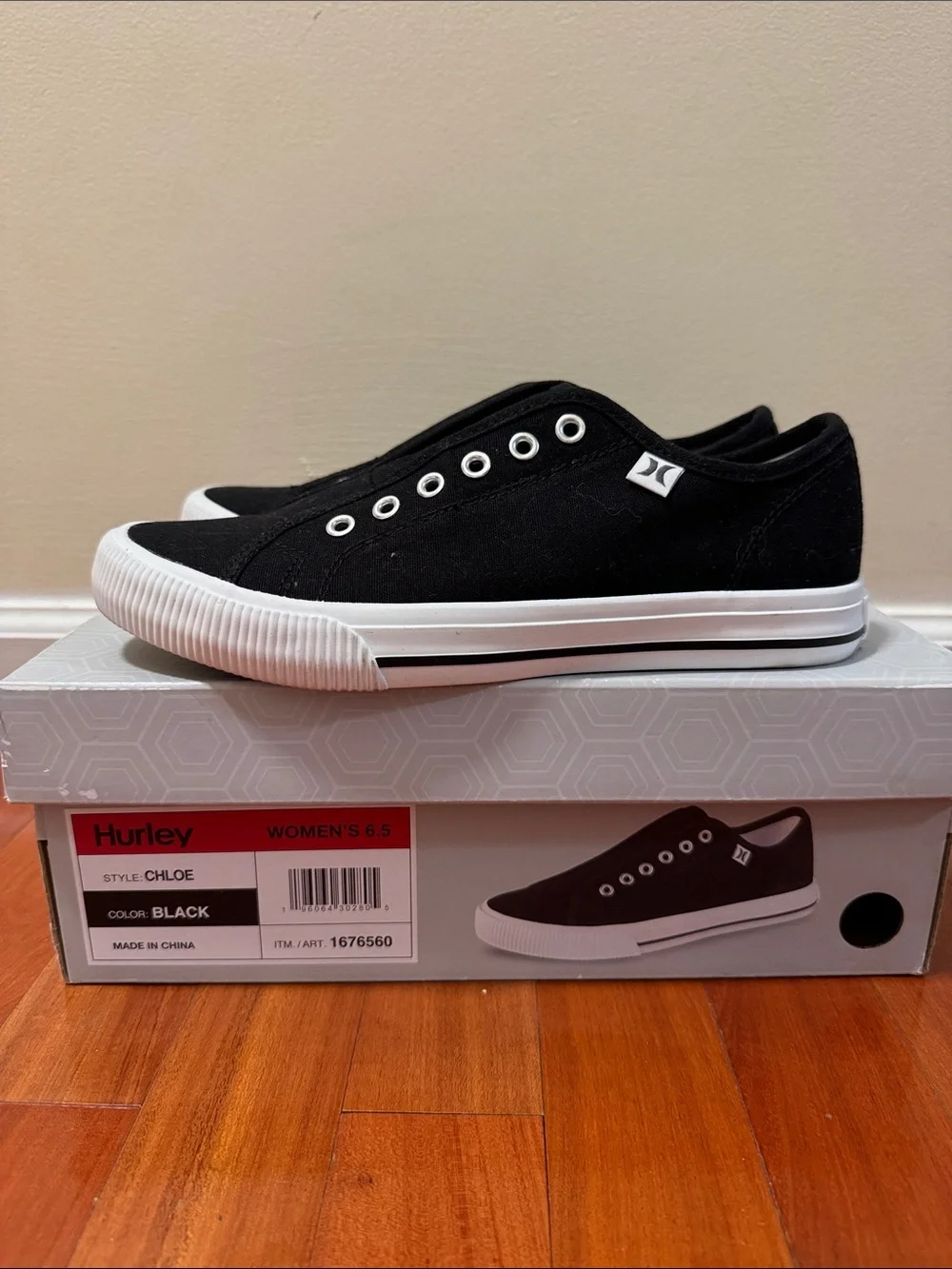 Hurley Black Slip-On Low-Top Sneakers with White Sole (NWOT)